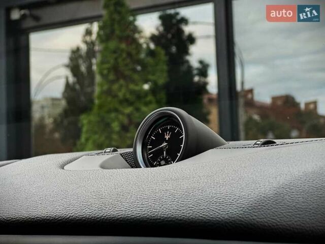 Черный Мазерати Леванте, объемом двигателя 3 л и пробегом 103 тыс. км за 36500 $, фото 35 на Automoto.ua