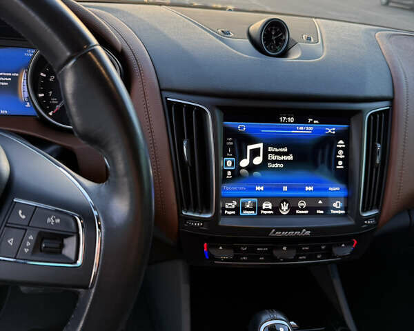 Черный Мазерати Леванте, объемом двигателя 2.98 л и пробегом 48 тыс. км за 38000 $, фото 22 на Automoto.ua