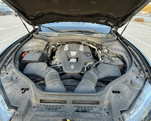 Черный Мазерати Леванте, объемом двигателя 2.98 л и пробегом 48 тыс. км за 38000 $, фото 7 на Automoto.ua