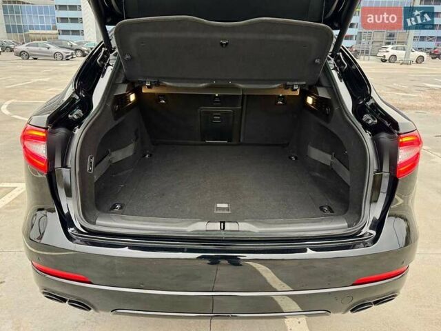 Чорний Мазераті Леванте, об'ємом двигуна 2.98 л та пробігом 110 тис. км за 39990 $, фото 21 на Automoto.ua