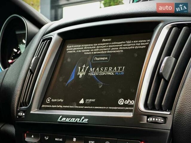 Черный Мазерати Леванте, объемом двигателя 3 л и пробегом 103 тыс. км за 36500 $, фото 41 на Automoto.ua