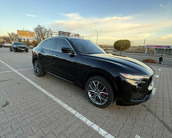 Черный Мазерати Леванте, объемом двигателя 2.98 л и пробегом 48 тыс. км за 38000 $, фото 49 на Automoto.ua