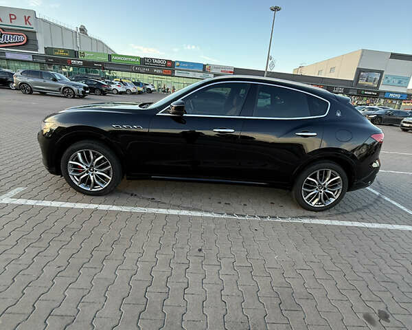 Черный Мазерати Леванте, объемом двигателя 2.98 л и пробегом 48 тыс. км за 38000 $, фото 41 на Automoto.ua