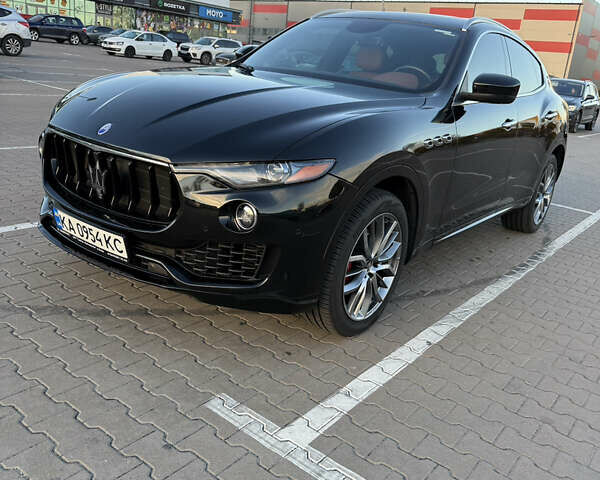 Черный Мазерати Леванте, объемом двигателя 2.98 л и пробегом 48 тыс. км за 38000 $, фото 52 на Automoto.ua