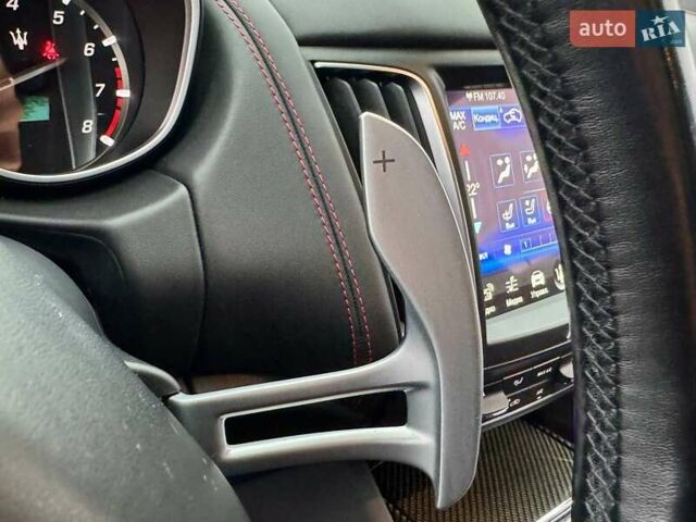 Чорний Мазераті Леванте, об'ємом двигуна 2.98 л та пробігом 110 тис. км за 39990 $, фото 47 на Automoto.ua