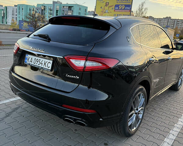 Черный Мазерати Леванте, объемом двигателя 2.98 л и пробегом 48 тыс. км за 38000 $, фото 46 на Automoto.ua