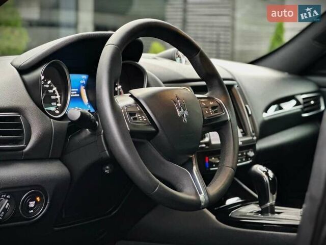 Черный Мазерати Леванте, объемом двигателя 3 л и пробегом 103 тыс. км за 36500 $, фото 27 на Automoto.ua