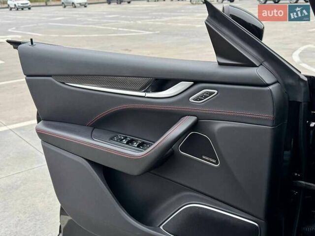 Чорний Мазераті Леванте, об'ємом двигуна 2.98 л та пробігом 110 тис. км за 39990 $, фото 52 на Automoto.ua
