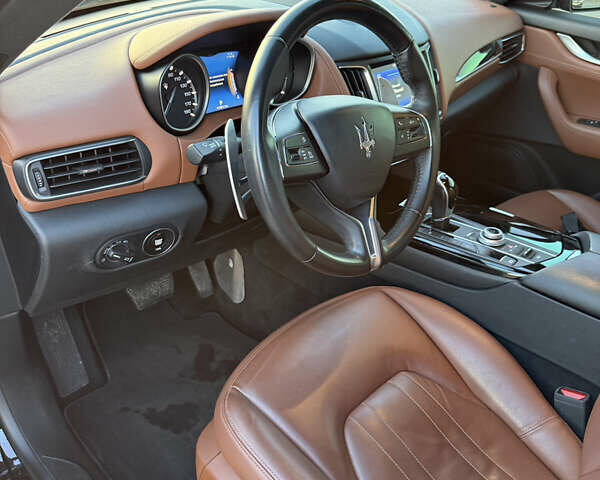 Черный Мазерати Леванте, объемом двигателя 2.98 л и пробегом 48 тыс. км за 38000 $, фото 18 на Automoto.ua