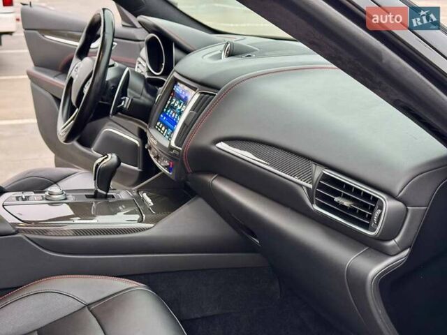 Чорний Мазераті Леванте, об'ємом двигуна 2.98 л та пробігом 110 тис. км за 39990 $, фото 27 на Automoto.ua