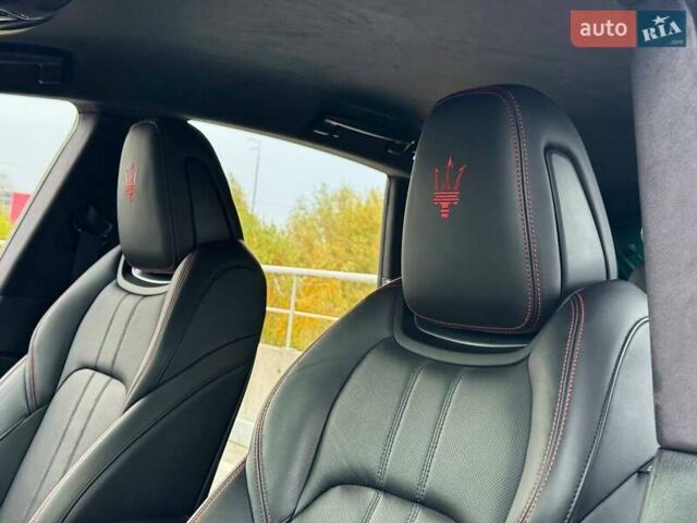 Чорний Мазераті Леванте, об'ємом двигуна 2.98 л та пробігом 110 тис. км за 39990 $, фото 25 на Automoto.ua