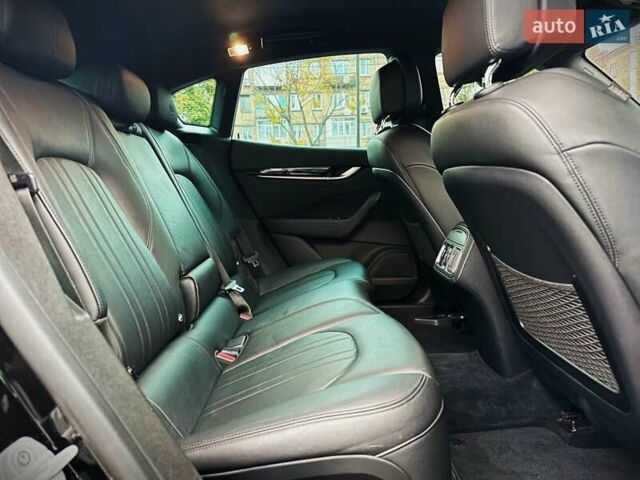 Черный Мазерати Леванте, объемом двигателя 3 л и пробегом 103 тыс. км за 36500 $, фото 32 на Automoto.ua