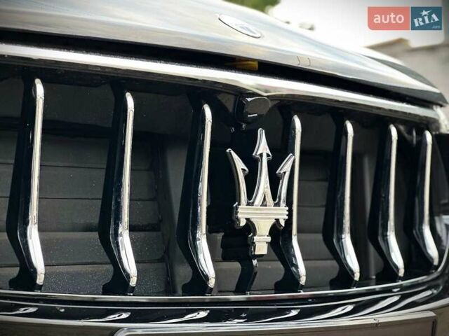 Черный Мазерати Леванте, объемом двигателя 3 л и пробегом 103 тыс. км за 36500 $, фото 8 на Automoto.ua