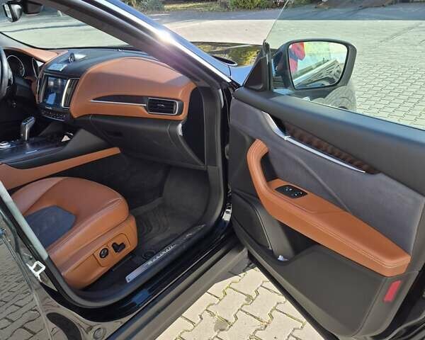 Чорний Мазераті Леванте, об'ємом двигуна 2.99 л та пробігом 116 тис. км за 47000 $, фото 7 на Automoto.ua