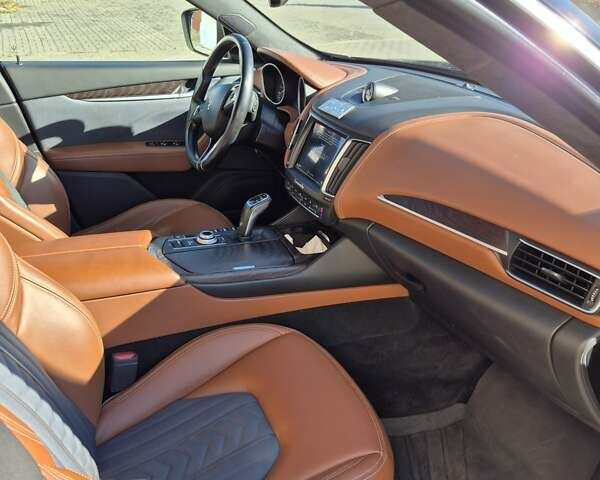 Чорний Мазераті Леванте, об'ємом двигуна 2.99 л та пробігом 116 тис. км за 47000 $, фото 6 на Automoto.ua