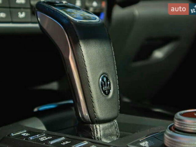 Черный Мазерати Леванте, объемом двигателя 3 л и пробегом 45 тыс. км за 54999 $, фото 12 на Automoto.ua