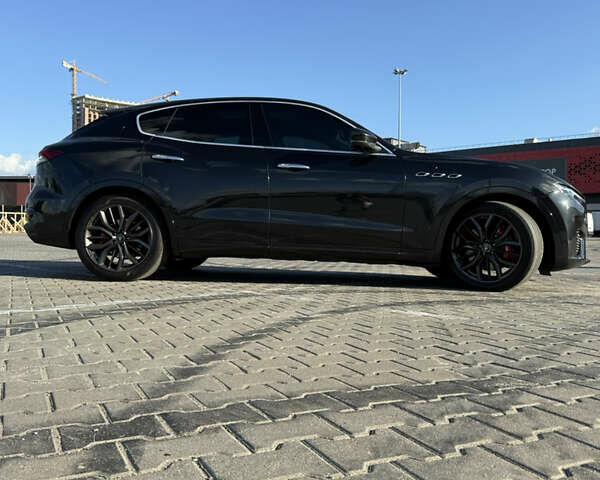 Черный Мазерати Леванте, объемом двигателя 2.98 л и пробегом 45 тыс. км за 65000 $, фото 3 на Automoto.ua