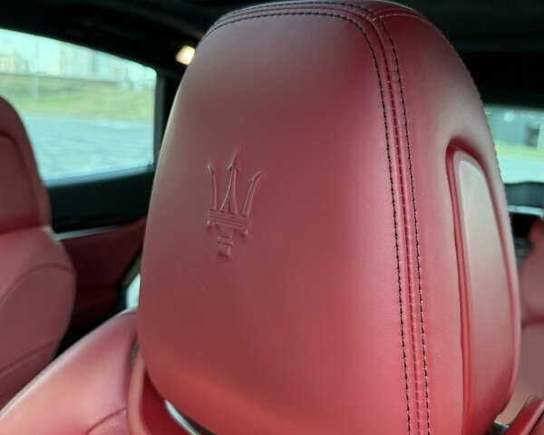 Черный Мазерати Леванте, объемом двигателя 2.98 л и пробегом 45 тыс. км за 65000 $, фото 40 на Automoto.ua