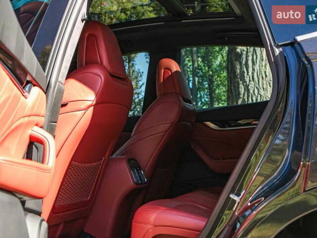 Черный Мазерати Леванте, объемом двигателя 3 л и пробегом 45 тыс. км за 54999 $, фото 19 на Automoto.ua