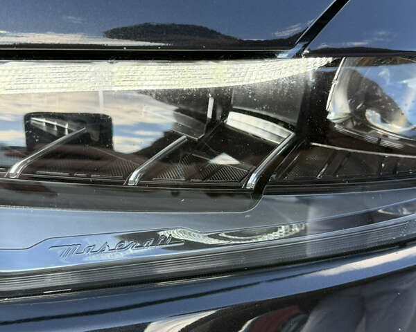 Черный Мазерати Леванте, объемом двигателя 2.98 л и пробегом 45 тыс. км за 65000 $, фото 4 на Automoto.ua