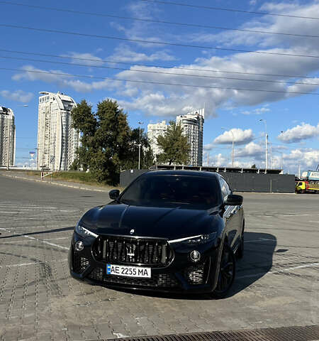 Черный Мазерати Леванте, объемом двигателя 2.98 л и пробегом 45 тыс. км за 65000 $, фото 19 на Automoto.ua