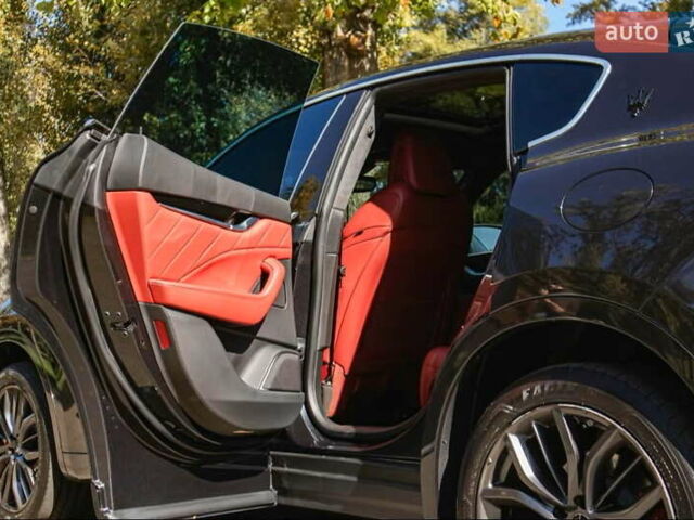 Черный Мазерати Леванте, объемом двигателя 3 л и пробегом 45 тыс. км за 54999 $, фото 18 на Automoto.ua