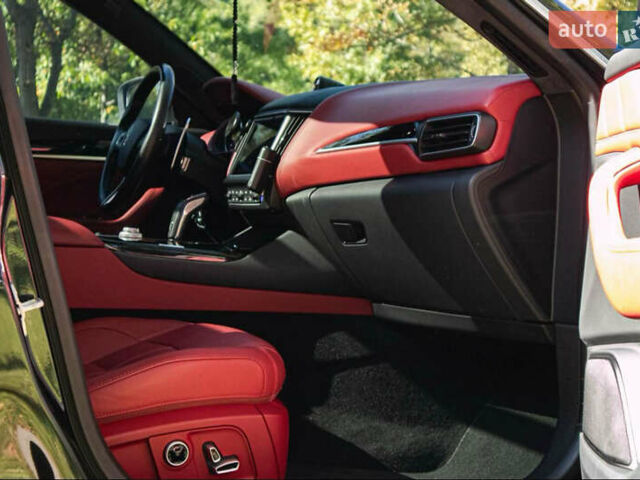 Черный Мазерати Леванте, объемом двигателя 3 л и пробегом 45 тыс. км за 54999 $, фото 25 на Automoto.ua