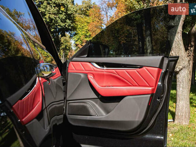 Черный Мазерати Леванте, объемом двигателя 3 л и пробегом 45 тыс. км за 54999 $, фото 26 на Automoto.ua