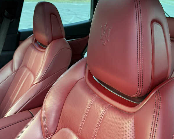 Черный Мазерати Леванте, объемом двигателя 2.98 л и пробегом 45 тыс. км за 65000 $, фото 41 на Automoto.ua