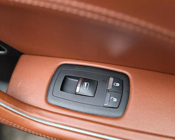 Красный Мазерати Леванте, объемом двигателя 2.98 л и пробегом 125 тыс. км за 29000 $, фото 17 на Automoto.ua