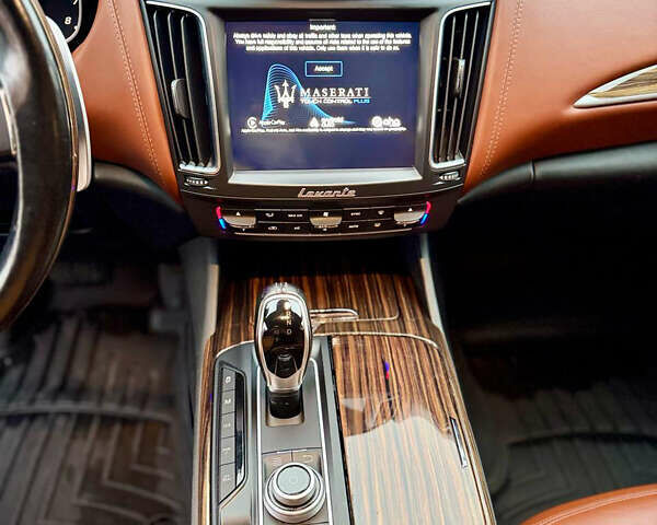 Красный Мазерати Леванте, объемом двигателя 2.98 л и пробегом 125 тыс. км за 29000 $, фото 11 на Automoto.ua