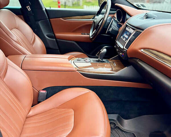 Красный Мазерати Леванте, объемом двигателя 2.98 л и пробегом 125 тыс. км за 29000 $, фото 9 на Automoto.ua