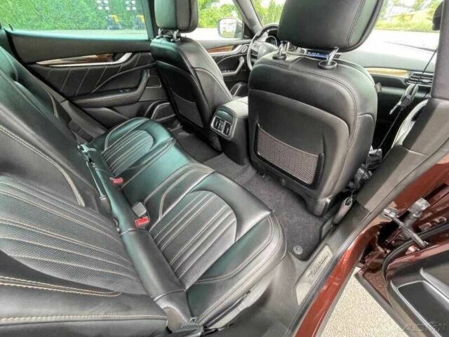 Красный Мазерати Леванте, объемом двигателя 3 л и пробегом 28 тыс. км за 12700 $, фото 7 на Automoto.ua