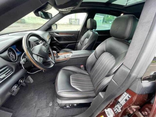 Красный Мазерати Леванте, объемом двигателя 3 л и пробегом 28 тыс. км за 12700 $, фото 4 на Automoto.ua