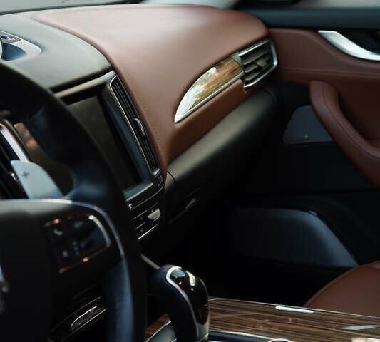 Мазерати Леванте, объемом двигателя 3 л и пробегом 43 тыс. км за 43000 $, фото 17 на Automoto.ua