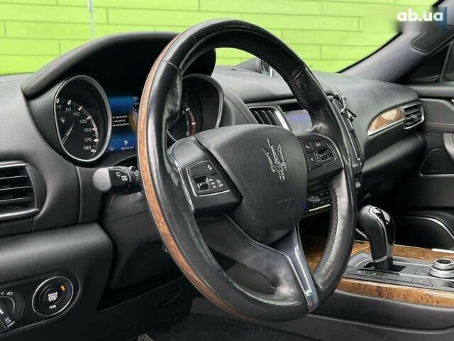 Мазерати Леванте, объемом двигателя 3 л и пробегом 98 тыс. км за 32900 $, фото 10 на Automoto.ua