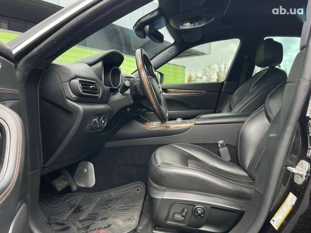 Мазерати Леванте, объемом двигателя 3 л и пробегом 98 тыс. км за 32900 $, фото 8 на Automoto.ua