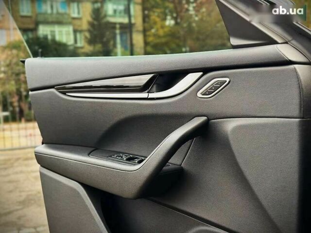 Мазерати Леванте, объемом двигателя 3 л и пробегом 103 тыс. км за 36500 $, фото 25 на Automoto.ua