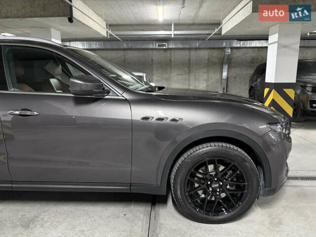 Сірий Мазераті Леванте, об'ємом двигуна 3 л та пробігом 100 тис. км за 31000 $, фото 20 на Automoto.ua