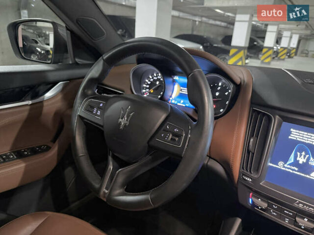 Сірий Мазераті Леванте, об'ємом двигуна 3 л та пробігом 100 тис. км за 31000 $, фото 5 на Automoto.ua