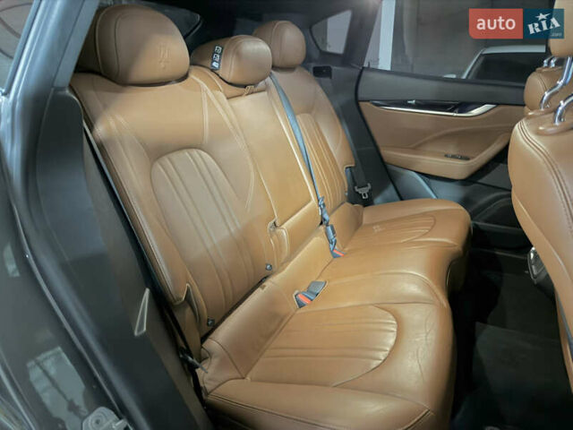 Сірий Мазераті Леванте, об'ємом двигуна 3 л та пробігом 100 тис. км за 31000 $, фото 9 на Automoto.ua