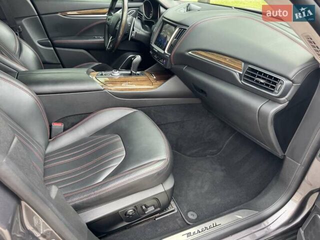 Сірий Мазераті Леванте, об'ємом двигуна 2.98 л та пробігом 65 тис. км за 31500 $, фото 19 на Automoto.ua