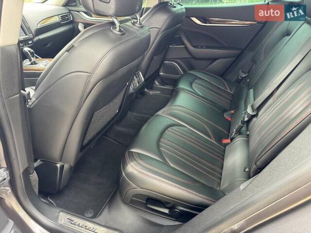 Сірий Мазераті Леванте, об'ємом двигуна 2.98 л та пробігом 65 тис. км за 31500 $, фото 16 на Automoto.ua