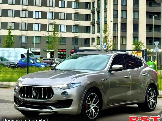 Мазераті Леванте 2016 у Полтаві на Automoto.ua Сірий Мазераті Леванте, об'ємом двигуна 3 л та пробігом 80 тис. км за 38000 $, фото 6 на Automoto.ua