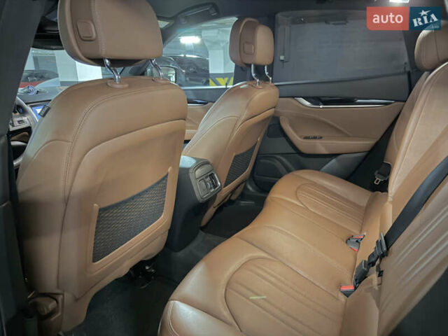 Сірий Мазераті Леванте, об'ємом двигуна 3 л та пробігом 100 тис. км за 31000 $, фото 11 на Automoto.ua