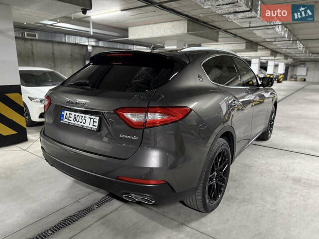Сірий Мазераті Леванте, об'ємом двигуна 3 л та пробігом 100 тис. км за 31000 $, фото 25 на Automoto.ua