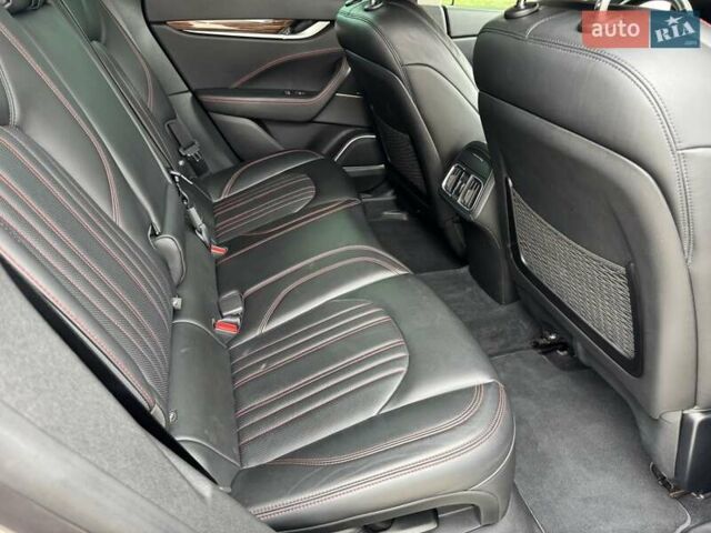 Сірий Мазераті Леванте, об'ємом двигуна 2.98 л та пробігом 65 тис. км за 31500 $, фото 21 на Automoto.ua