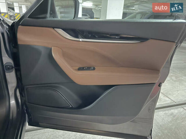 Сірий Мазераті Леванте, об'ємом двигуна 3 л та пробігом 100 тис. км за 31000 $, фото 34 на Automoto.ua