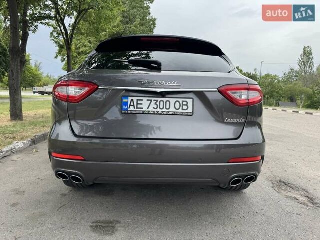 Сірий Мазераті Леванте, об'ємом двигуна 2.98 л та пробігом 65 тис. км за 31500 $, фото 8 на Automoto.ua