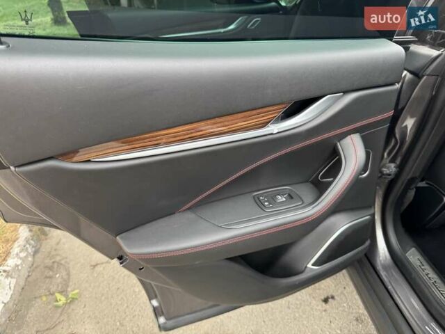 Сірий Мазераті Леванте, об'ємом двигуна 2.98 л та пробігом 65 тис. км за 31500 $, фото 15 на Automoto.ua